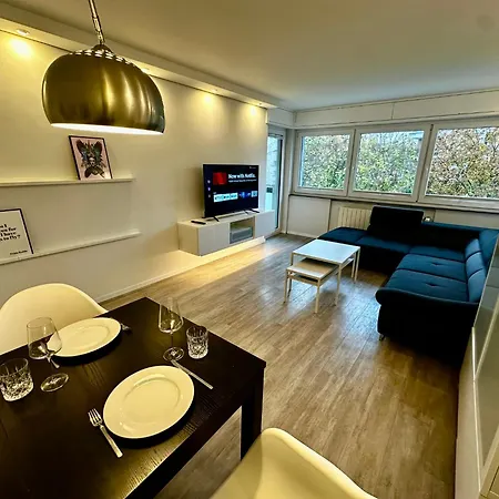 Moderne 3-zi, King-size Betten, Kueche, Badewanne