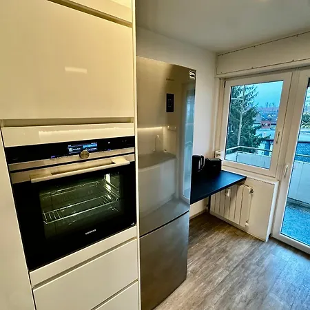 Moderne 3-zi, King-size Betten, Kueche, Badewanne קרלסרוהה