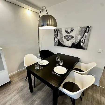 Moderne 3-zi, King-size Betten, Kueche, Badewanne