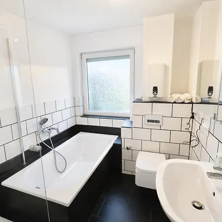 Moderne 3-zi, King-size Betten, Kueche, Badewanne Karlsruhe