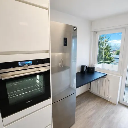 Moderne 3-zi, King-size Betten, Küche, Badewanne *