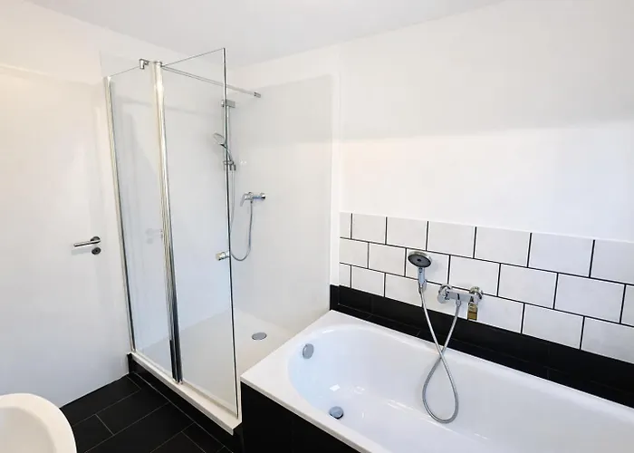 Moderne 3-zi, King-size Betten, Kueche, Badewanne