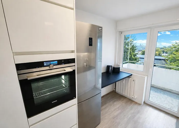 Moderne 3-zi, King-size Betten, Kueche, Badewanne *